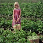 child picking beans Plant positive thoughts and actions with affirmations. Just as you choose to put good food in your body, put good thoughts in your mind.